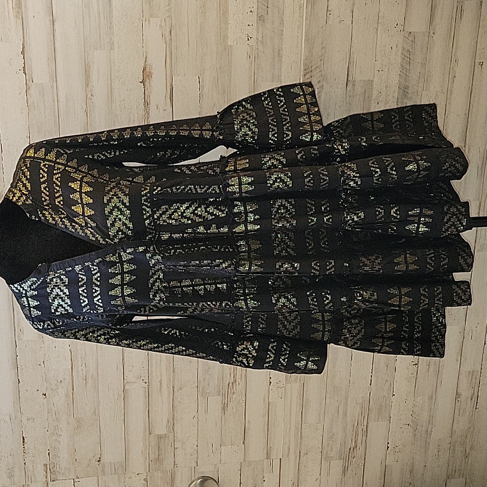 Elan Top